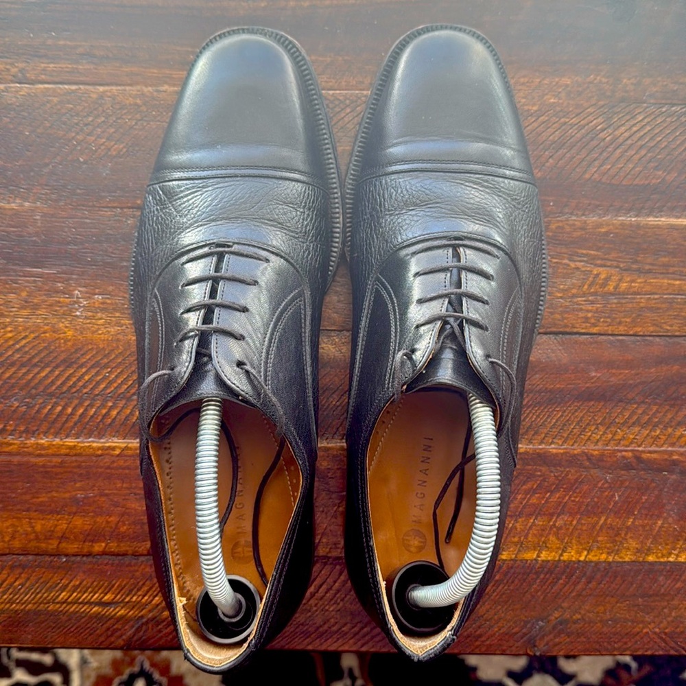 Magnanni Lace Up Dress Shoes